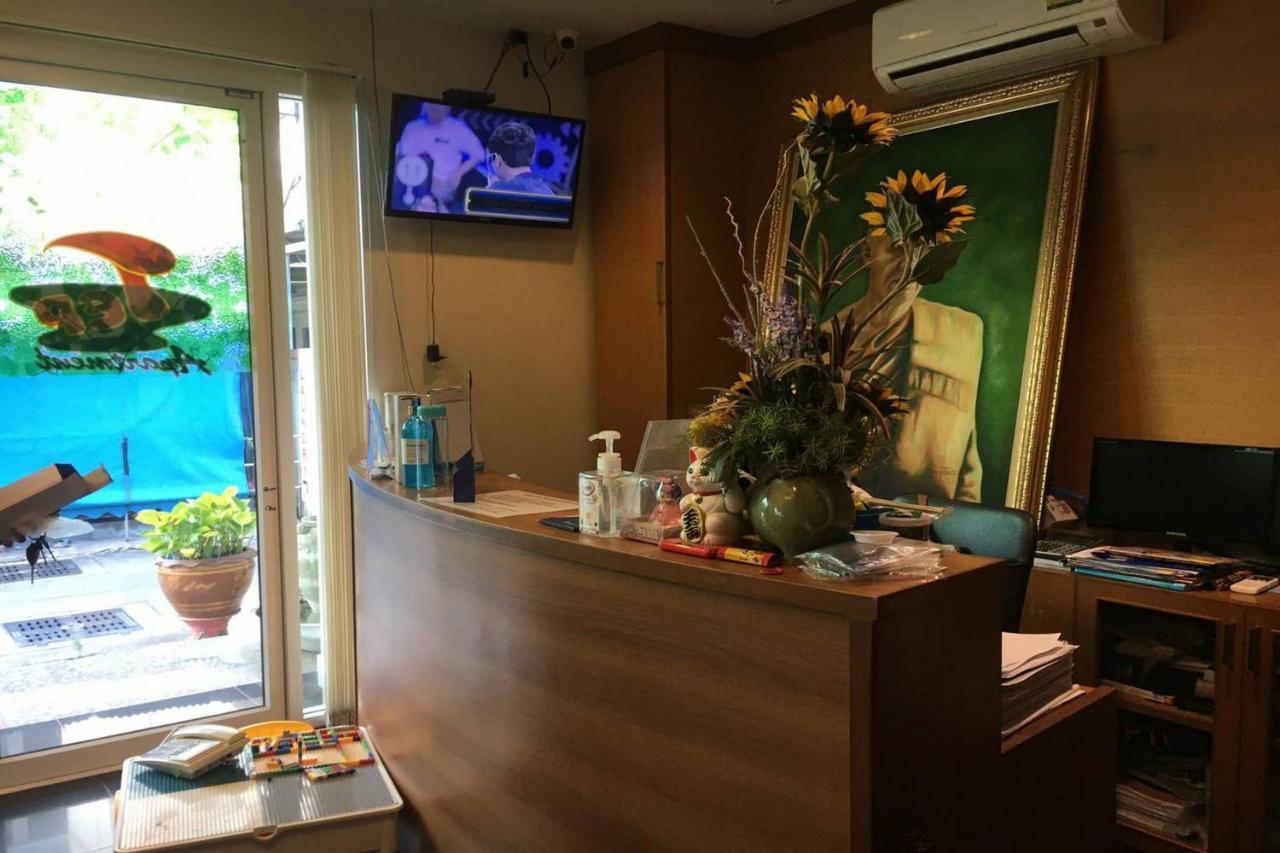Oyo 1097 Thep Apartment Pattaja Kültér fotó